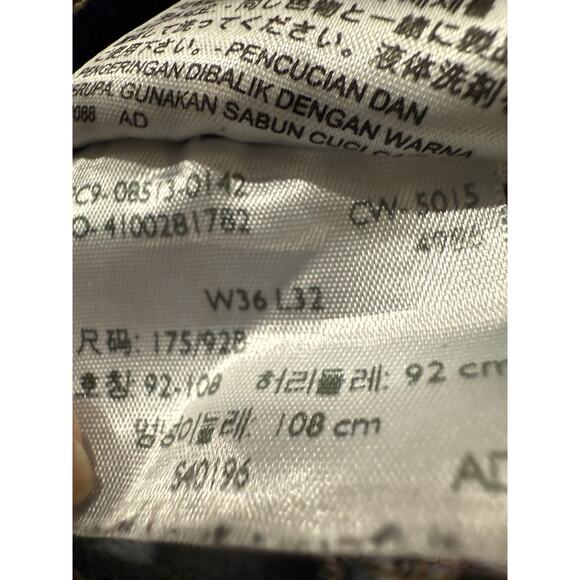 Levi's Jeans 505 Mens 36x32 Denim Slim Fit Light Wash Tapered Leg Distressed - Picture 6 of 6